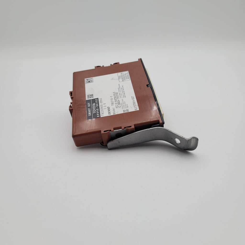 2015 2016 2017 Toyota Camry Smart Key Keyless Entry Control Module 89990-06102