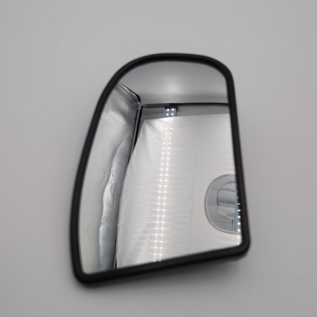 2003 - 2006 Mercedes E-Class W211 Right Side Mirror Glass Auto Dim 2118100421