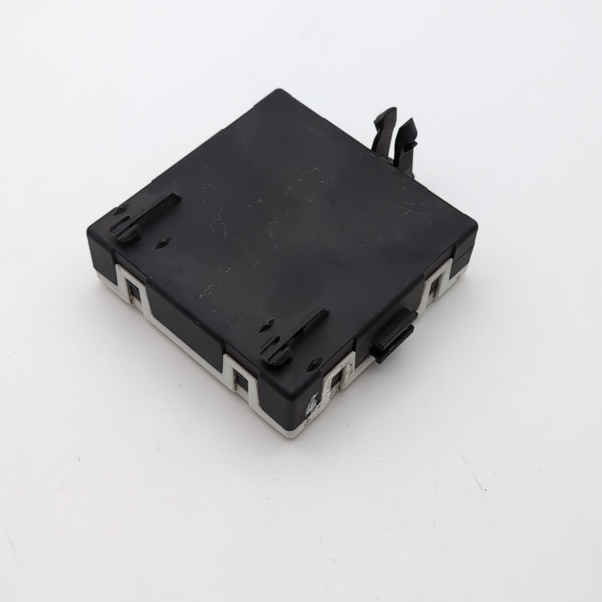 2015- 2020 Mercedes W205 C300 Front Left Driver Door Control Module A2059001211