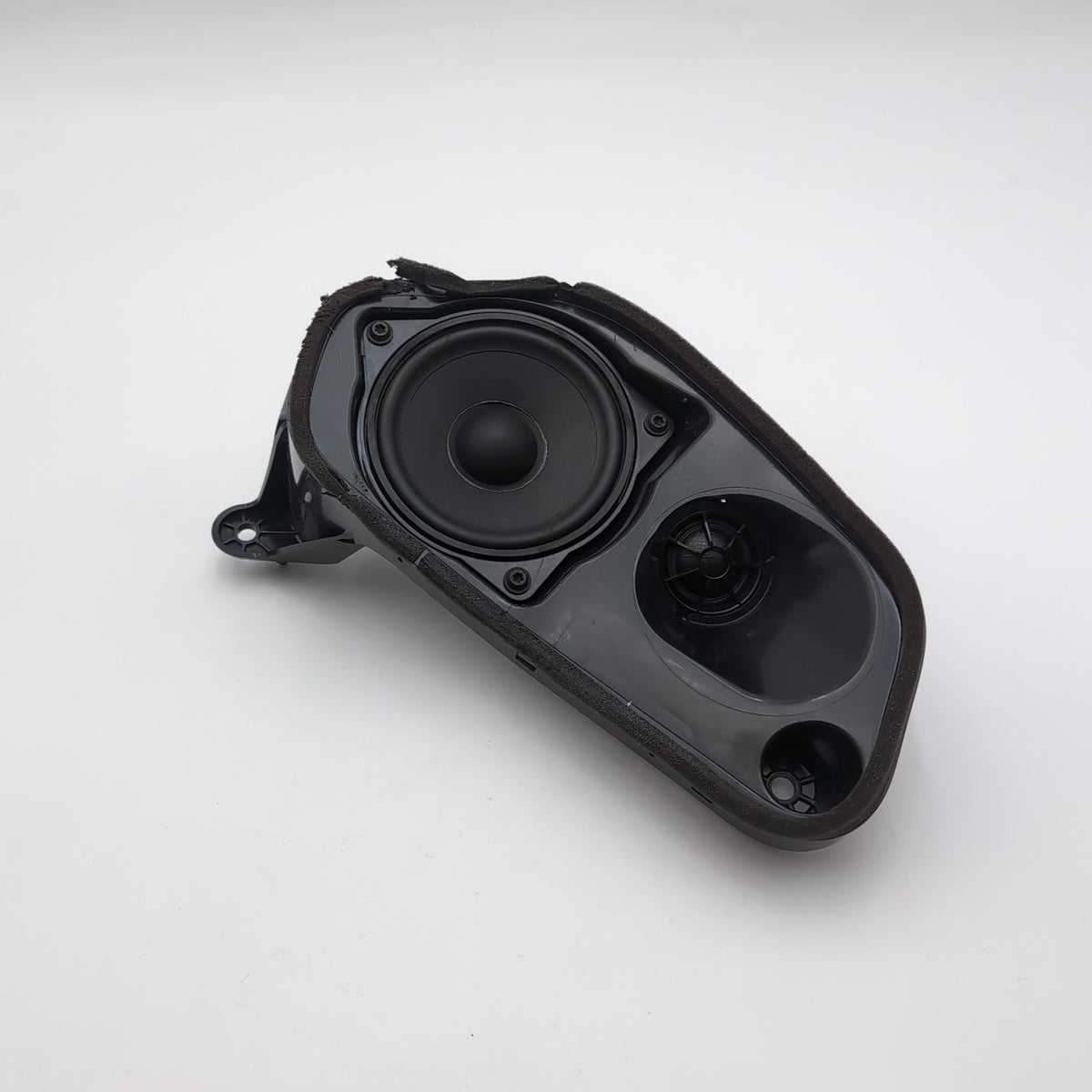 2019- 2025 BMW X7 G07 Rear Left Quarter Panel Speaker Mount Bracket 2622521 OEM