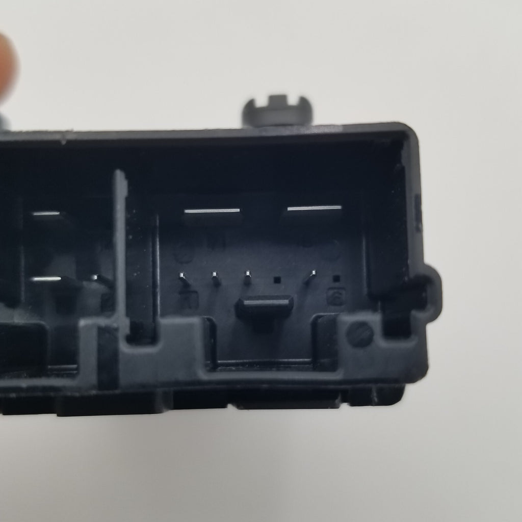 2019- 2024 BMW X5 G05 REAR LEFT DRIVER SEAT HEAT HEATED CONTROL MODULE 7490465