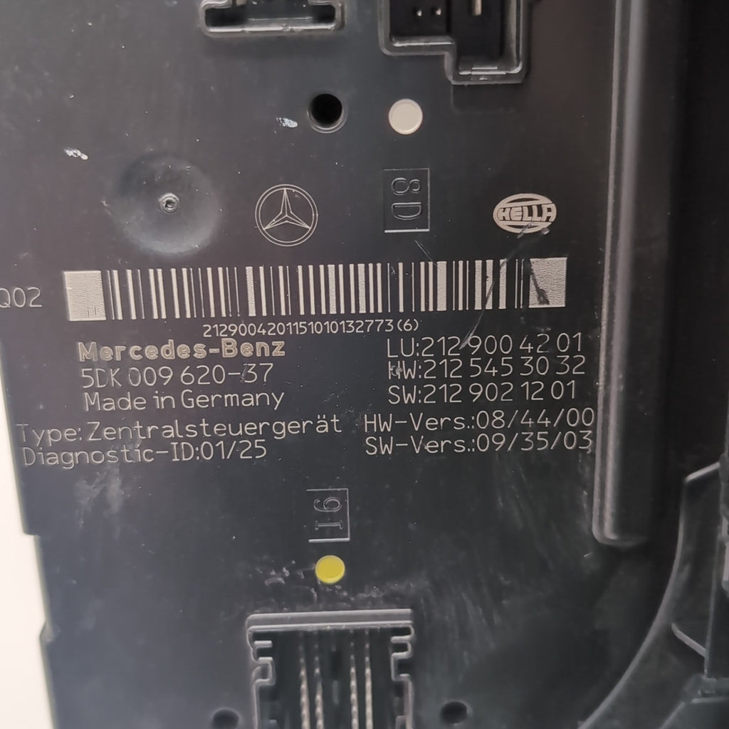 10-13 Mercedes W212 E350 4MATIC Rear Fuse Junction Box SAM Relay Control Module