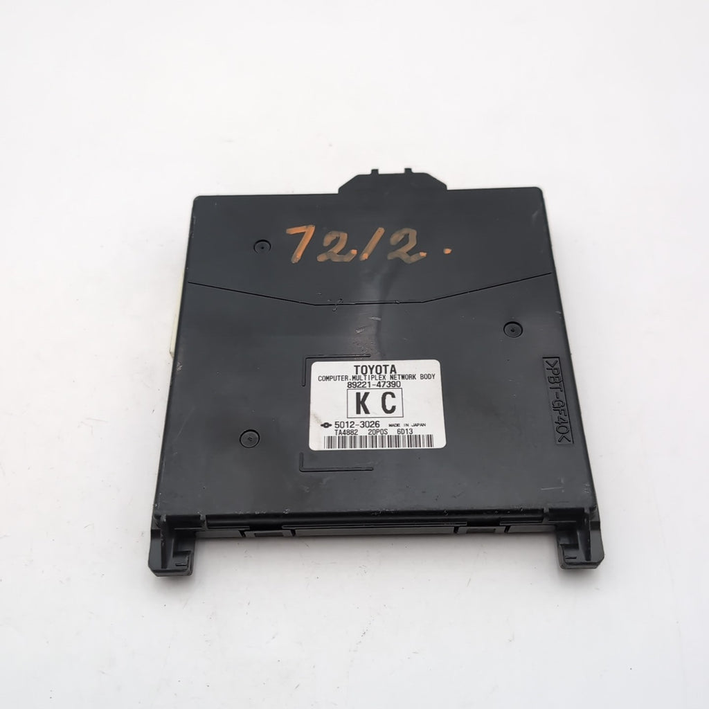 2015 2016 Toyota Prius V Multiplex Network Body Control Module 89221-47390