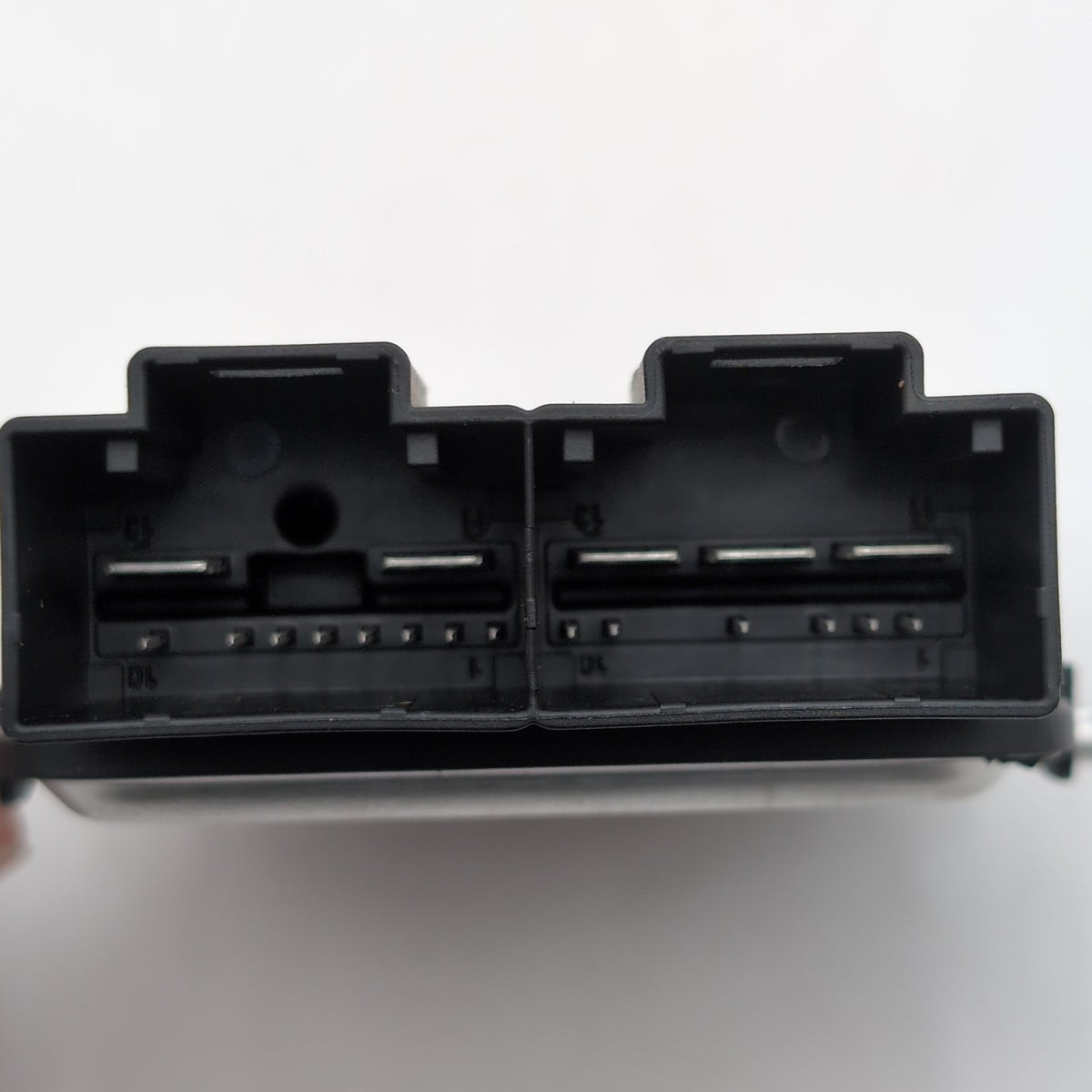 2024 - 2026 BMW 2 5 7 G60 G70 F74 X1 X2 X3 X5 X6 X7 Fuel Pump Control Module