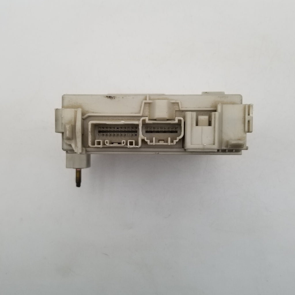 2006- 2011 LEXUS FUSE RELAY JUNCTION BOX GS430 GS350 GS300 OEM