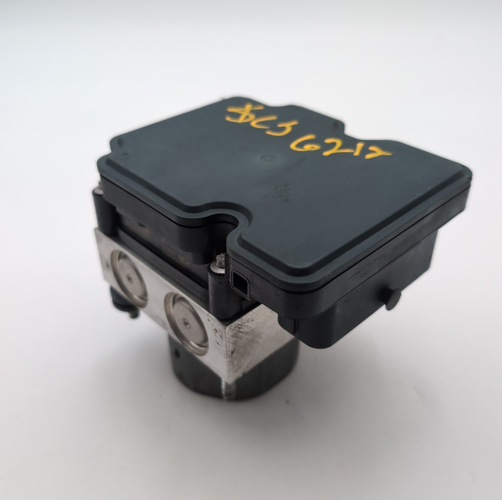 2017 Nissan Rogue 2.5L ABS Anti Lock Brake Pump Control Unit 476606FL0A