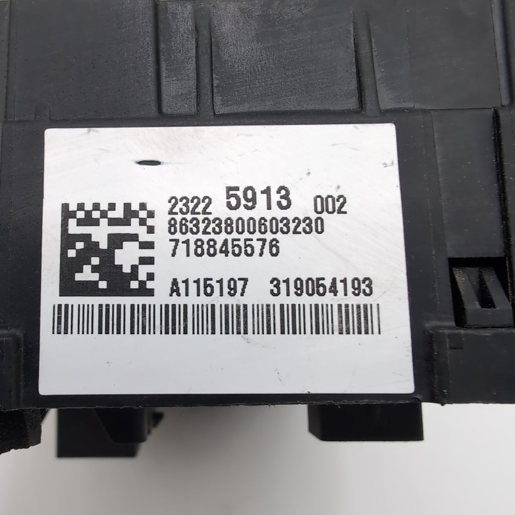 2015 2016 Cadillac Escalade Junction Fuse Box Relay OEM 22864091