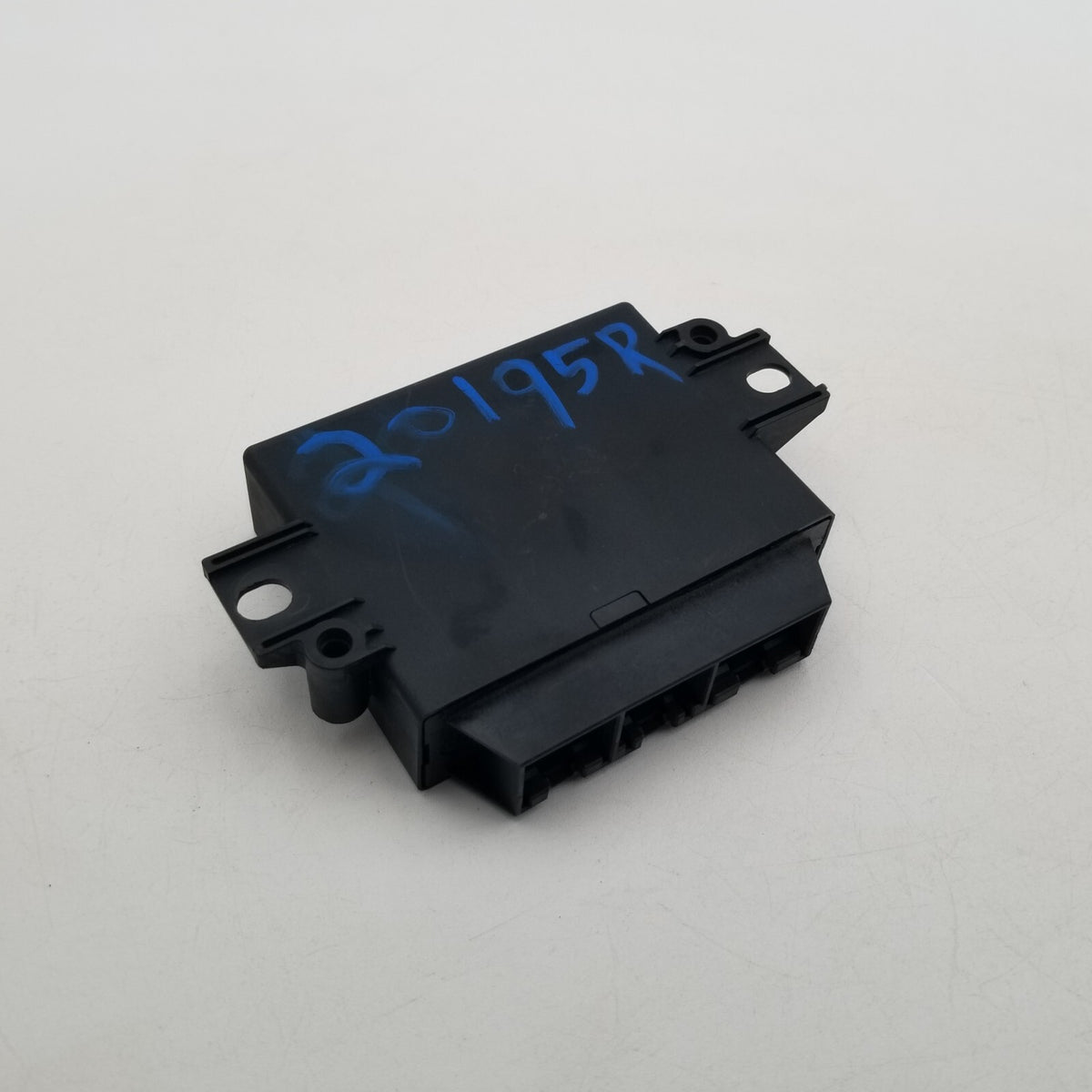 2015 2016 2017 2018 AUDI Q3 PARKING ASSISTANT CONTROL MODULE 8X0919475AD OEM