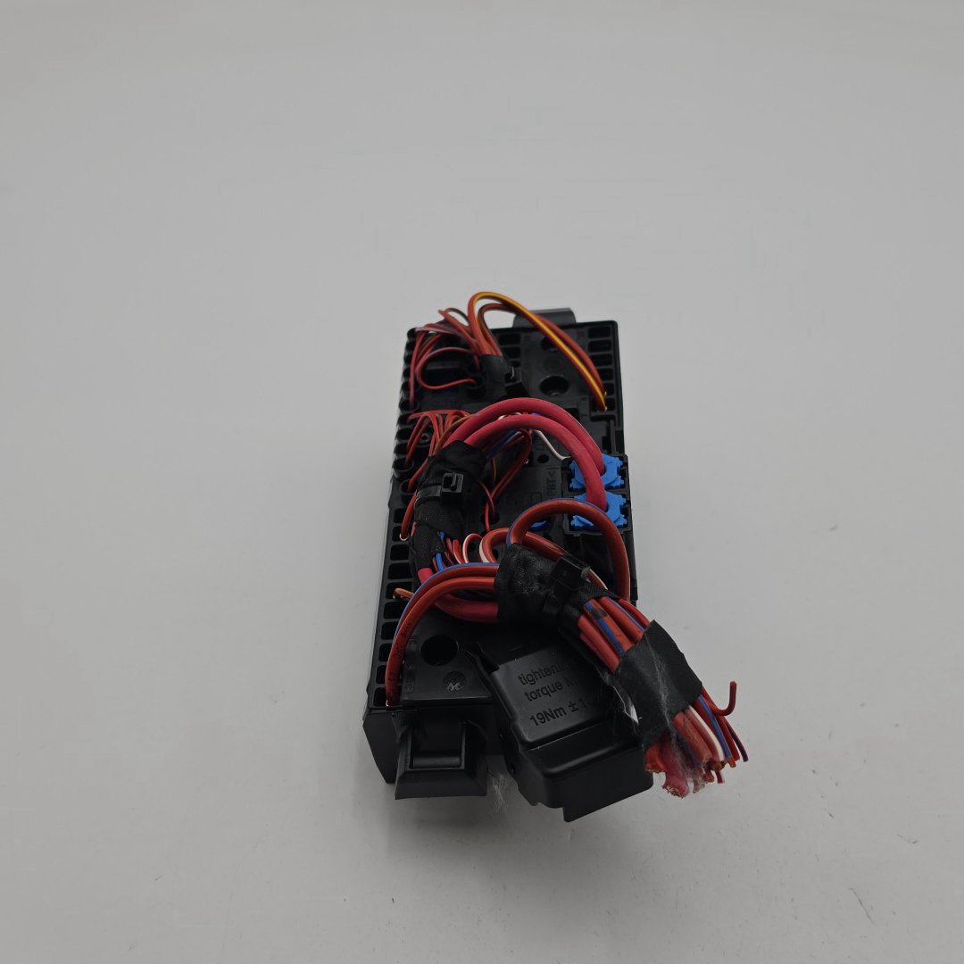 2023 - 2026 BMW 530i G60 G45 G70 G90 Right Power Distribution Fuse Box 5A039C3