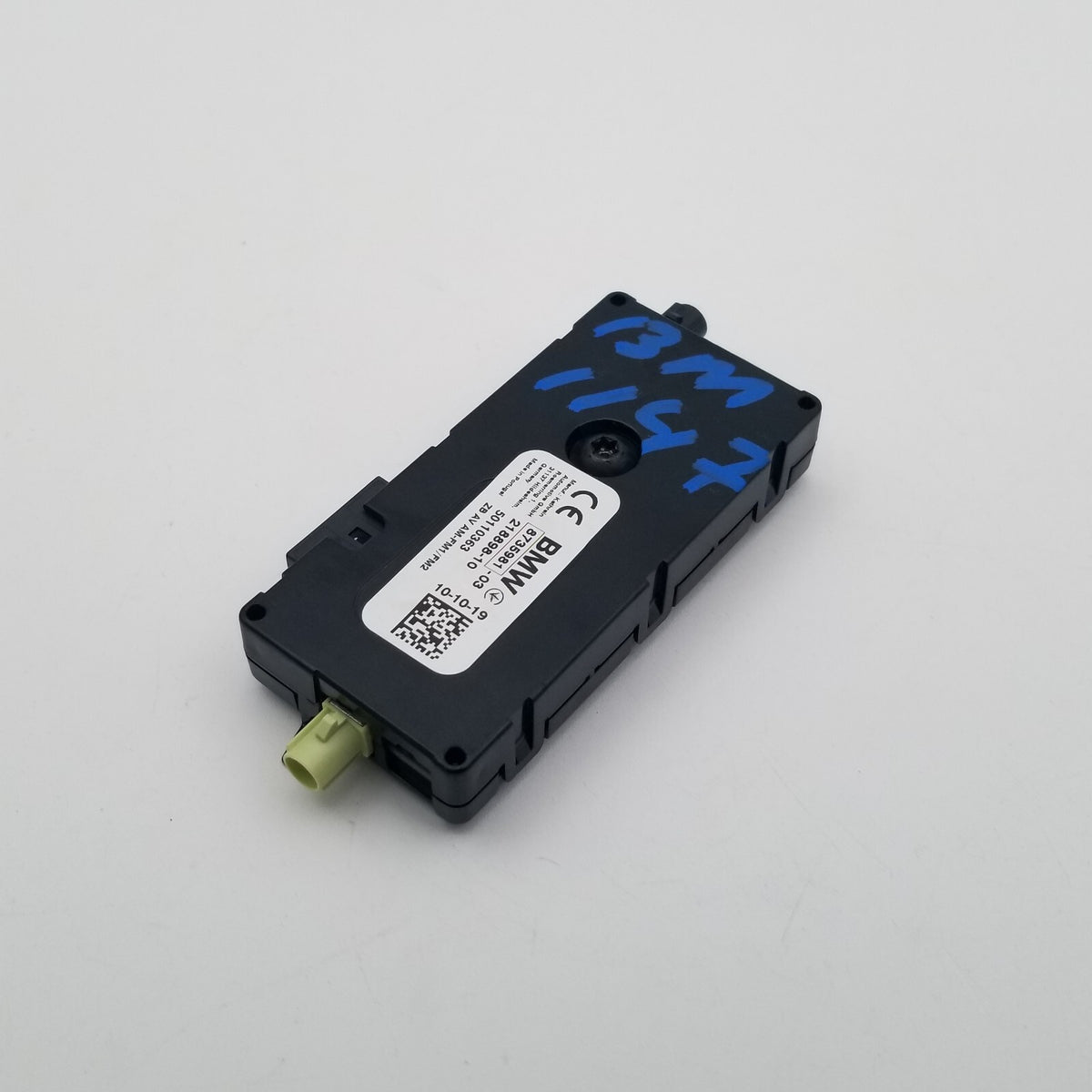 2018- 2023 BMW G30 530e Radio Antenna Amplifier Control Unit Module 8735981-03
