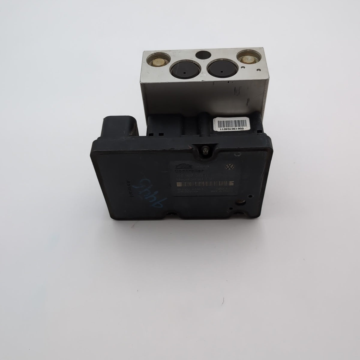 2004 Volkswagen Touareg ABS Anti Lock Brake Pump Actuator 7L0614111