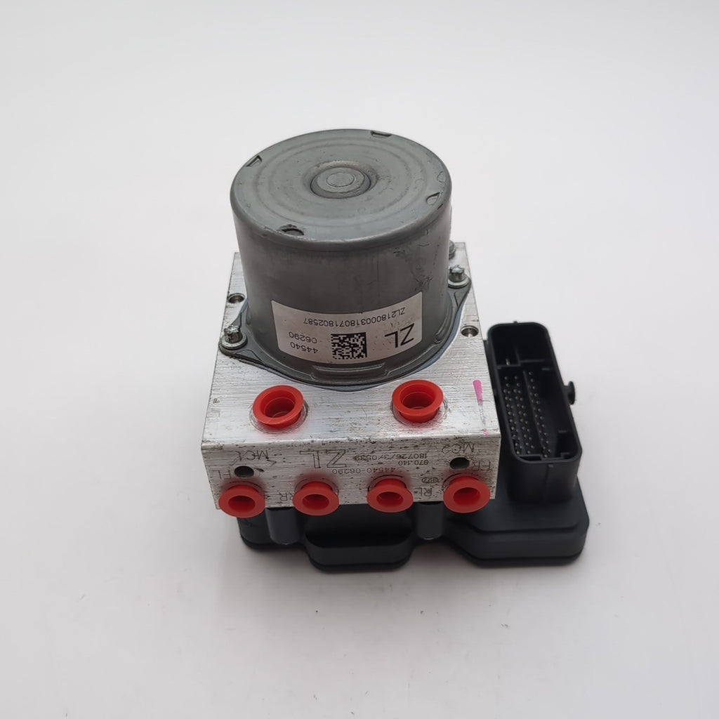 2018 2019 2020 Toyota Camry ABS Anti Lock Brake Pump Control Unit 44540-06290
