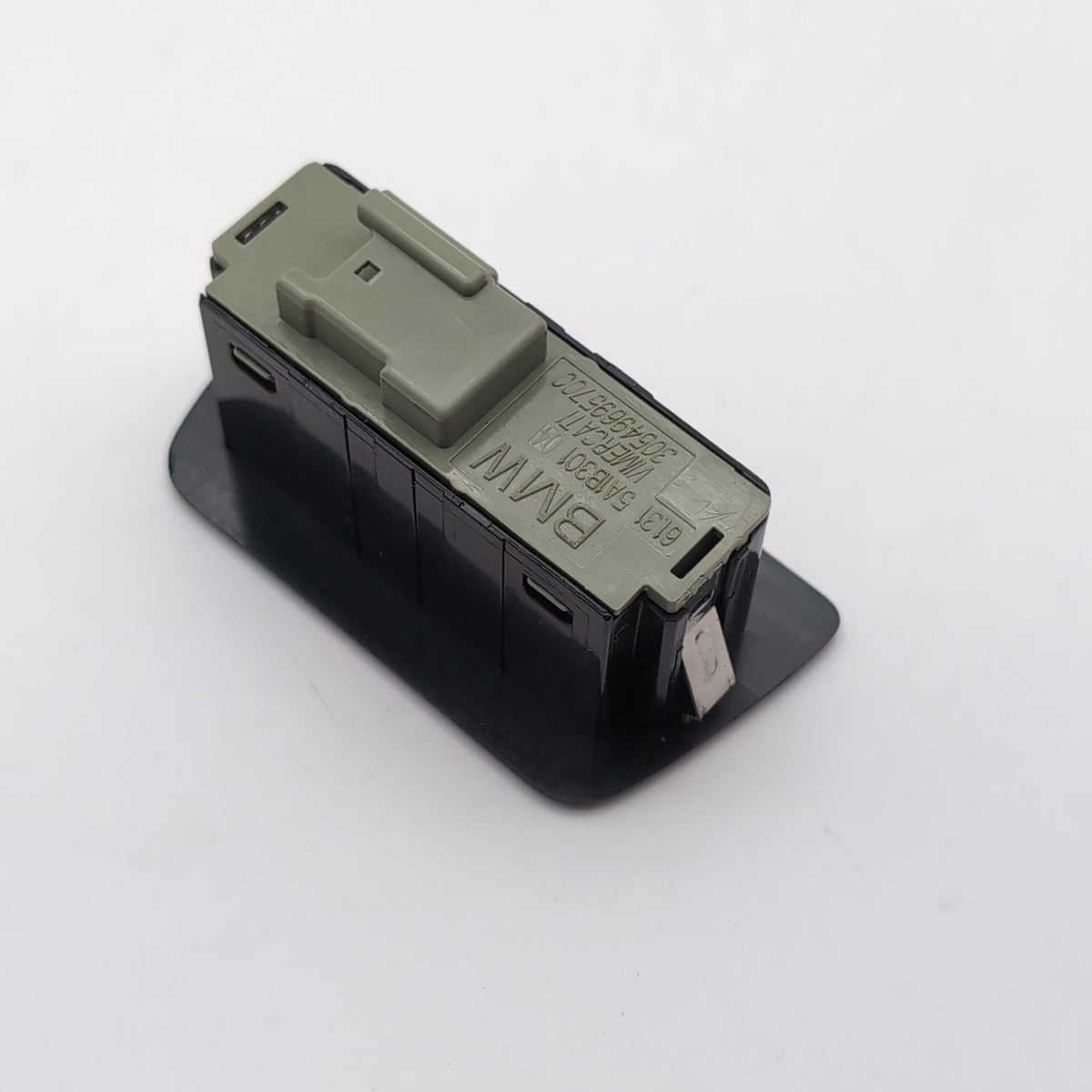 2021 - 2026 BMW 540i 530i i5 G60 M5 X1 X2 X3 Trunk Lid Tailgate Switch Button
