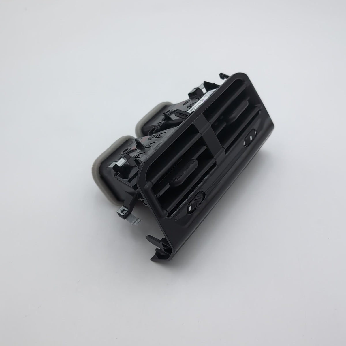 2024 - 2026 BMW 530i 540i 550e G60 Rear Center Console AC Air Vent 5A13166