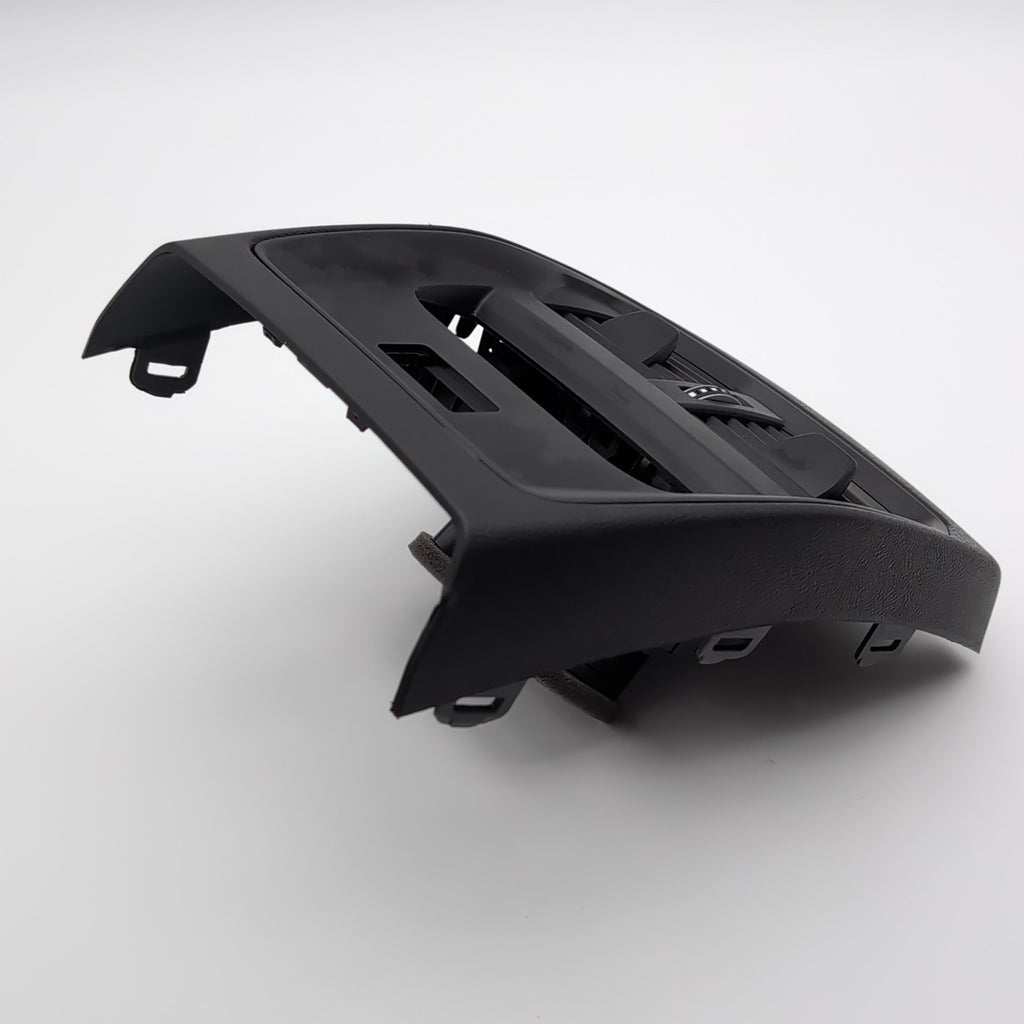 2023 BMW M240I REAR CENTER AC HEATER DASH VENT TRIM ASSEMBLY 7943079