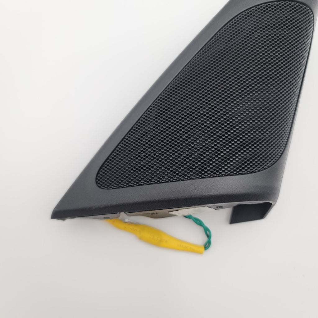 2014- 2018 BMW 7 Series G11 G12 Front Right Door Corner Speaker Cover 7458446