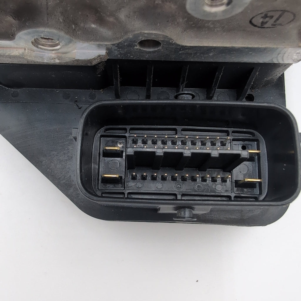2013 Lexus ES350 ABS Anti Lock Brake Pump Control Unit 44540-33280