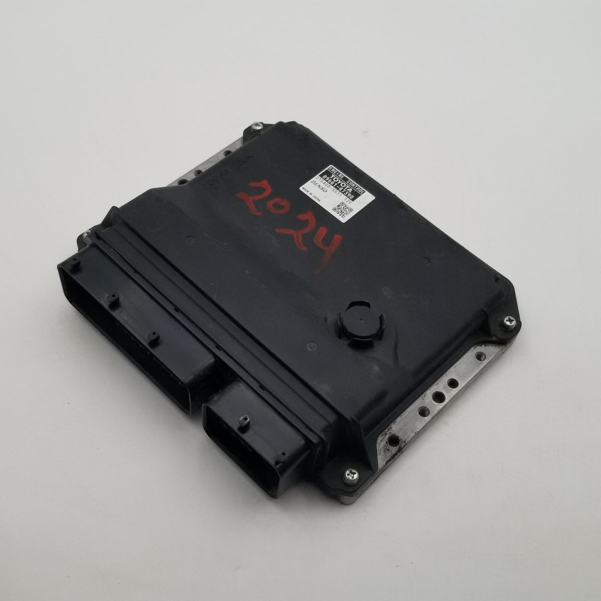 2011 Toyota Prius Engine Computer Control Module ECU ECM OEM 8966147390