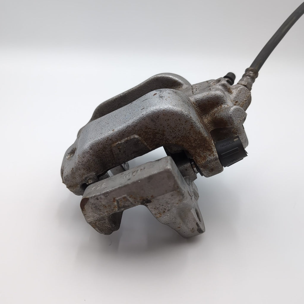 2012-2018 BMW 320I 328I F30 FRONT LEFT SIDE BRAKE CALIPER LH OEM