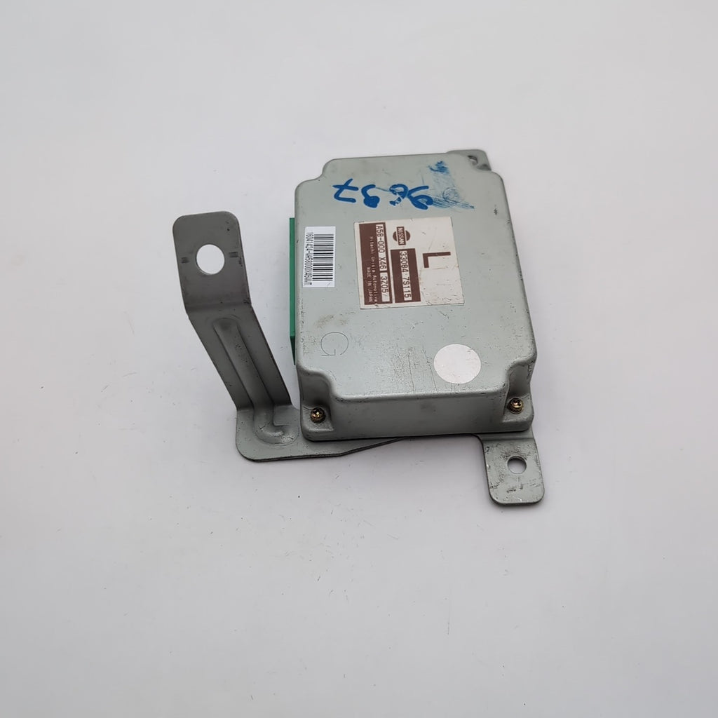 2004 Infiniti QX56 Transfer Case Control Unit Module 330847S115