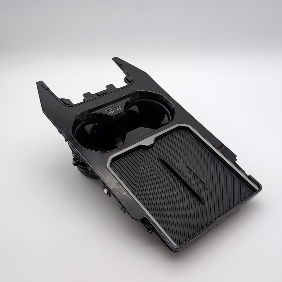 2024 - 2026 BMW 540i 530i 550e G60 Center Console Cup Holder Charging Tray