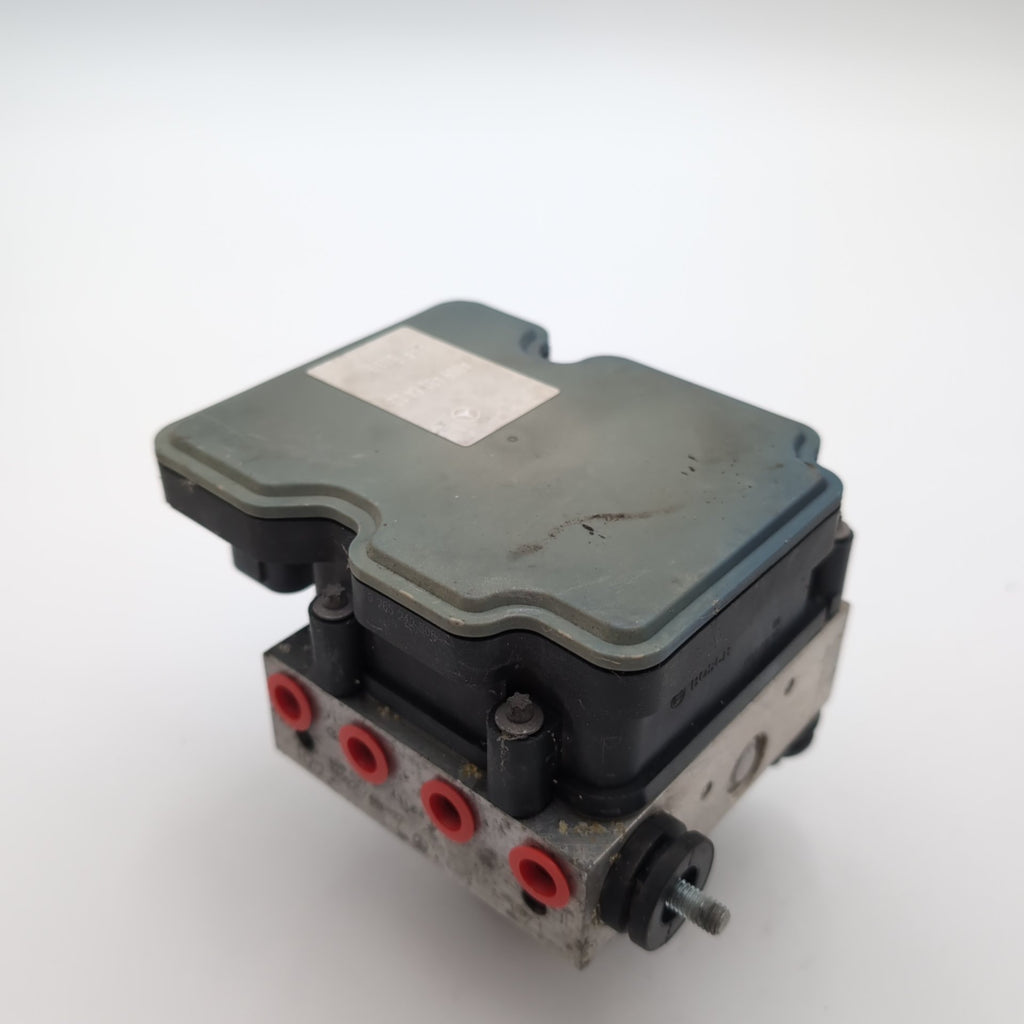 2014 2015 Mercedes CLA250 W117 ABS Anti Lock Brake Pump Control Unit A0094316412