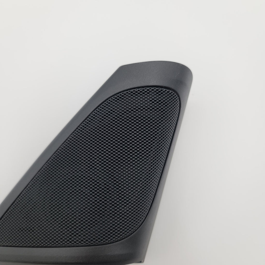2014- 2018 BMW 7 Series G11 G12 Front Right Door Corner Speaker Cover 7458446