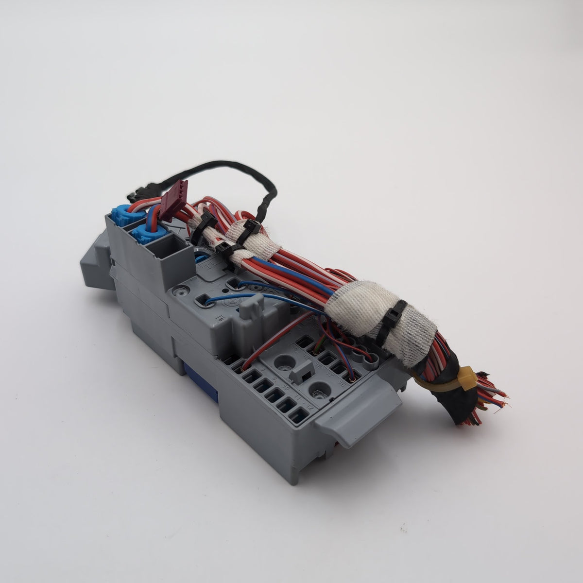 2019 - 2026 BMW X5 X6 X7 XM G20 G26 G42 G87 M3 Front Power Distribution Fuse Box