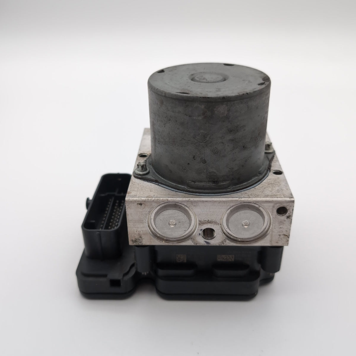 2016 - 2019 Chevrolet Cruze ABS Anti Lock Brake Pump Control Unit 39064667