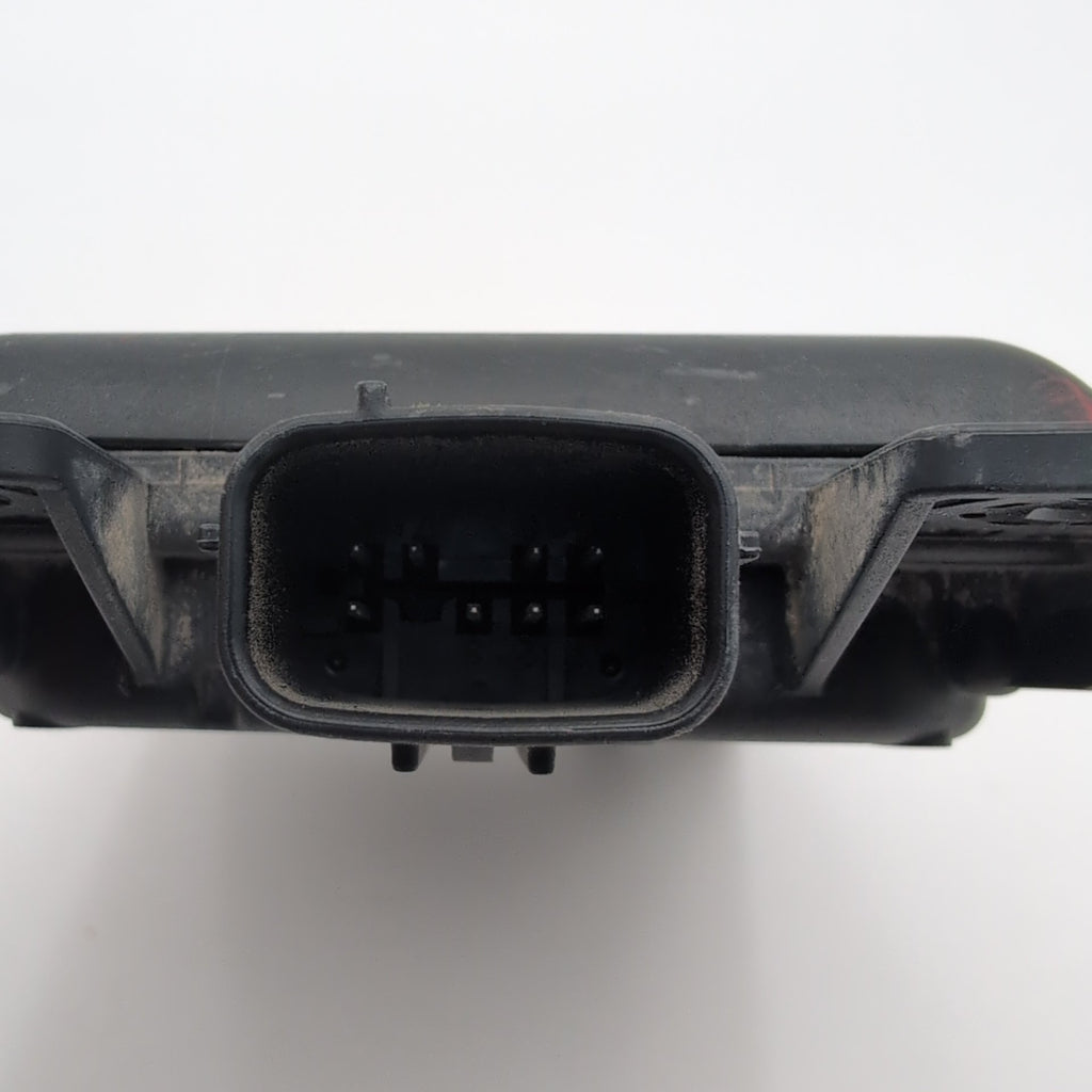 2017 2018 Hyundai Elantra LH Master Rear Left Blind Spot Radar Sensor 95811F2100