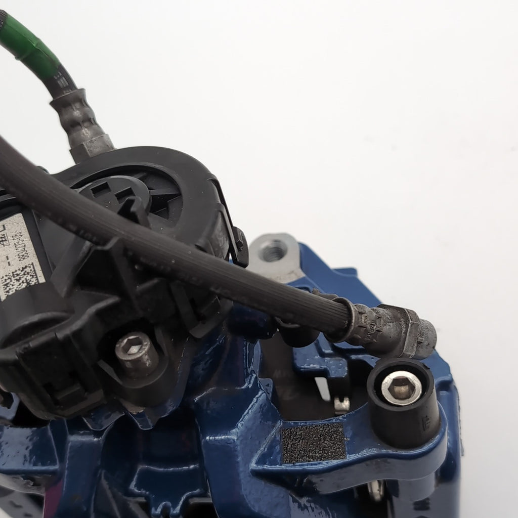 2025 BMW 550E Rear Left Brake Caliper Blue OEM 8834275