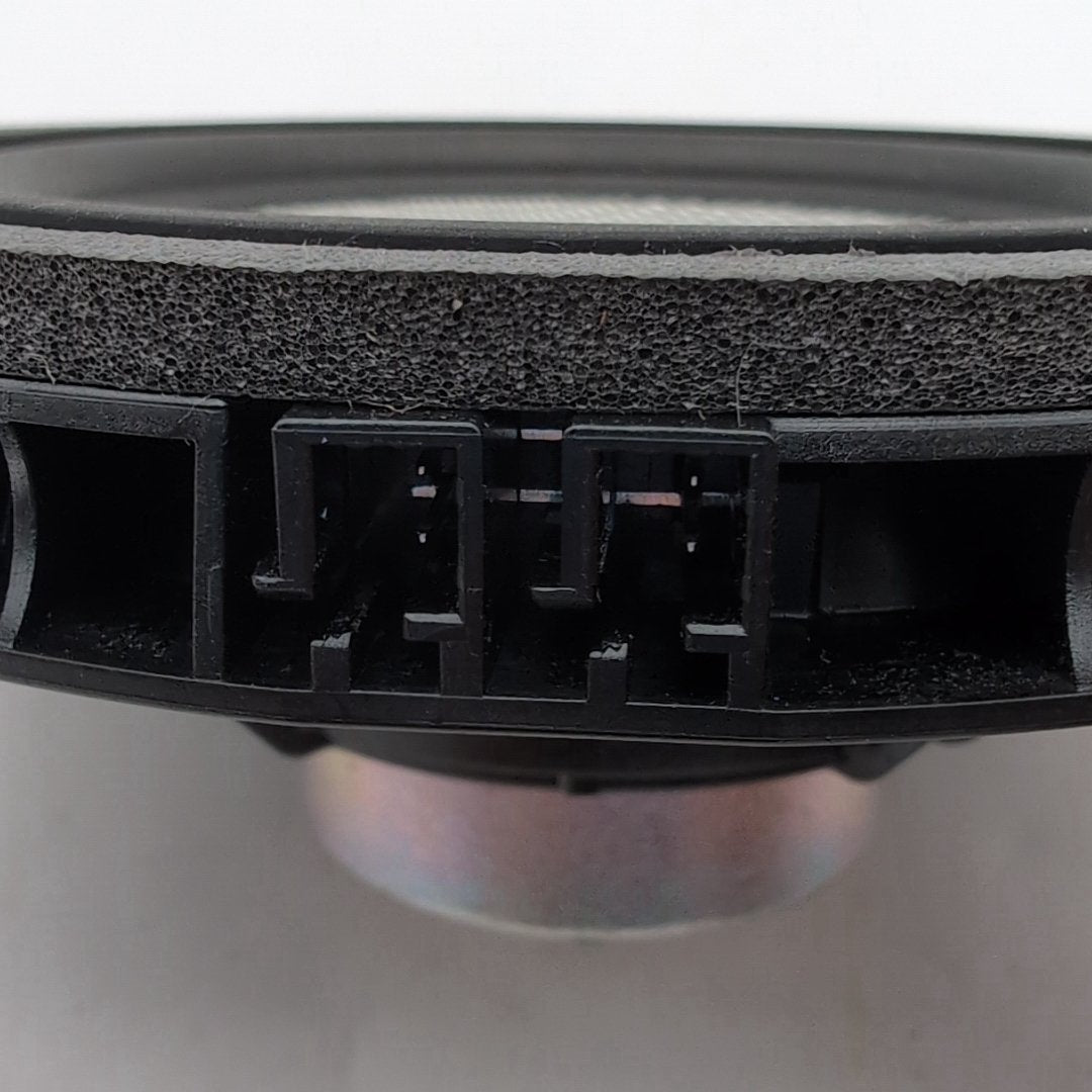 2023 - 2026 BMW 530i G60 G70 Bowers Wilkins Door Midrange Speaker 5A0F467
