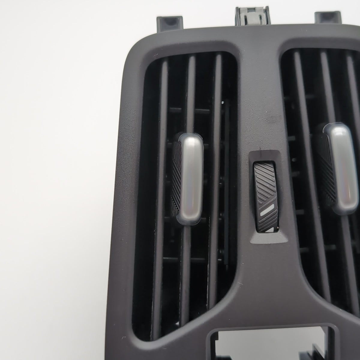 2022 2023 2024 2025 BMW X1 X2 Rear Console AC Heater Air Vent 9473179