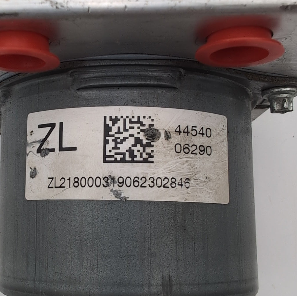 2018 2019 2020 Toyota Camry ABS Anti Lock Brake Pump Control Unit 44540-06290