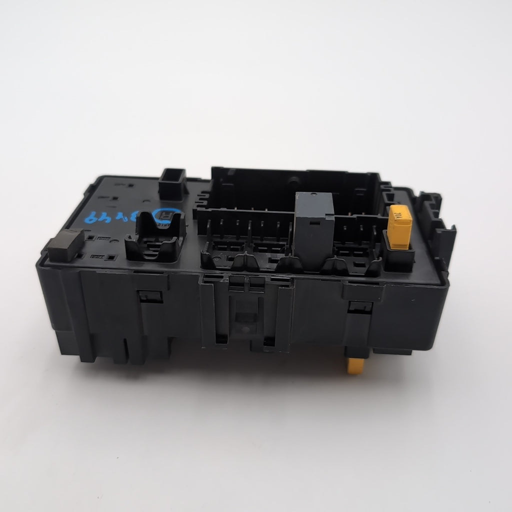 2015 2016 Cadillac Escalade Junction Fuse Box Relay OEM 22864091
