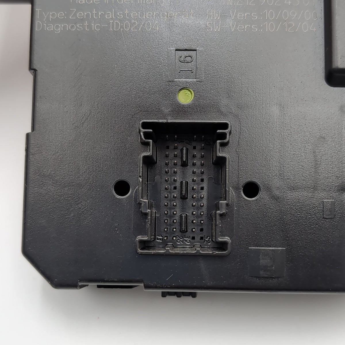 2010- 2018 Mercedes W218 CLS63 Rear SAM Module Relay A2129005001