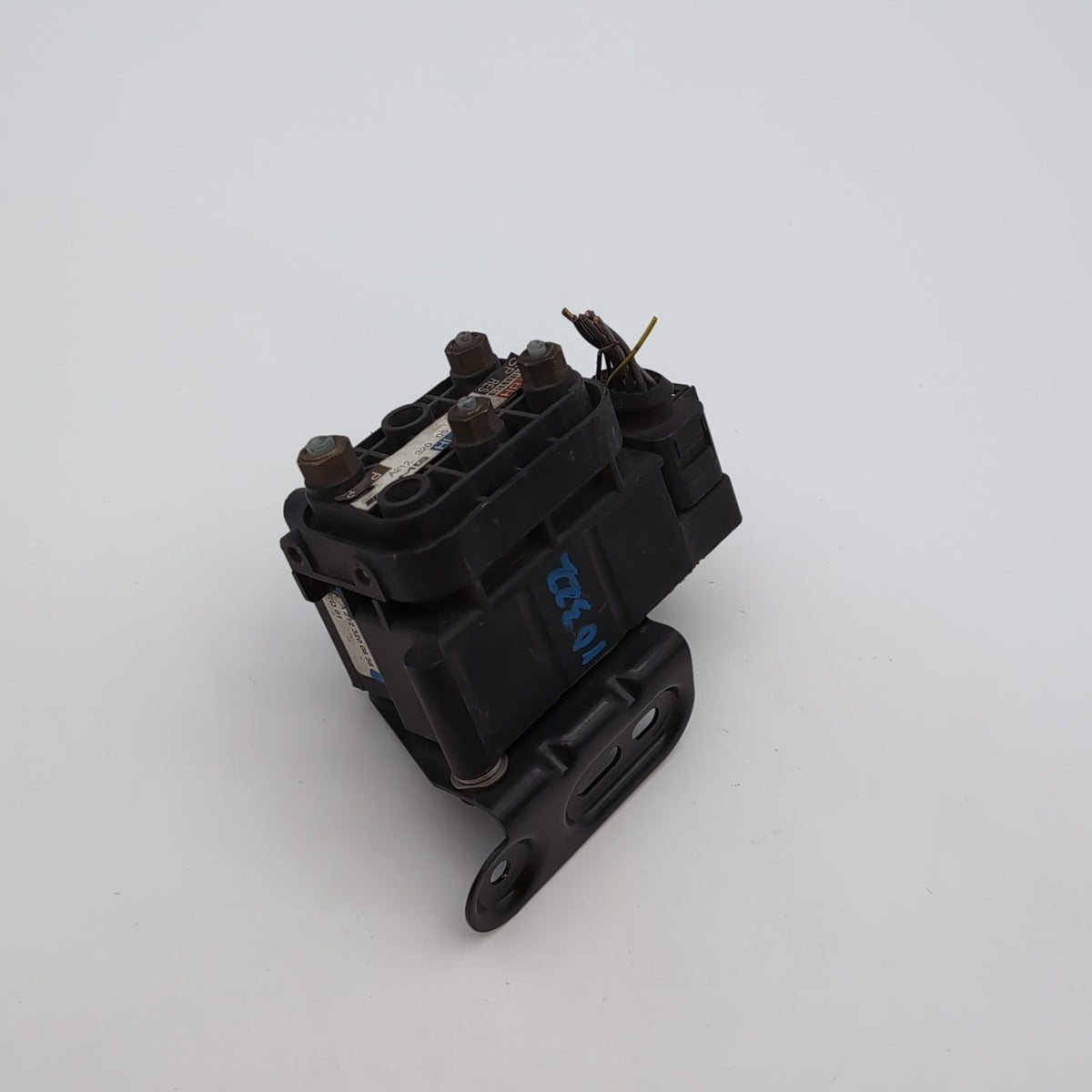 2010- 2018 Mercedes W212 E63 AMG Airmatic Air Pneumatic Suspension Valve Block