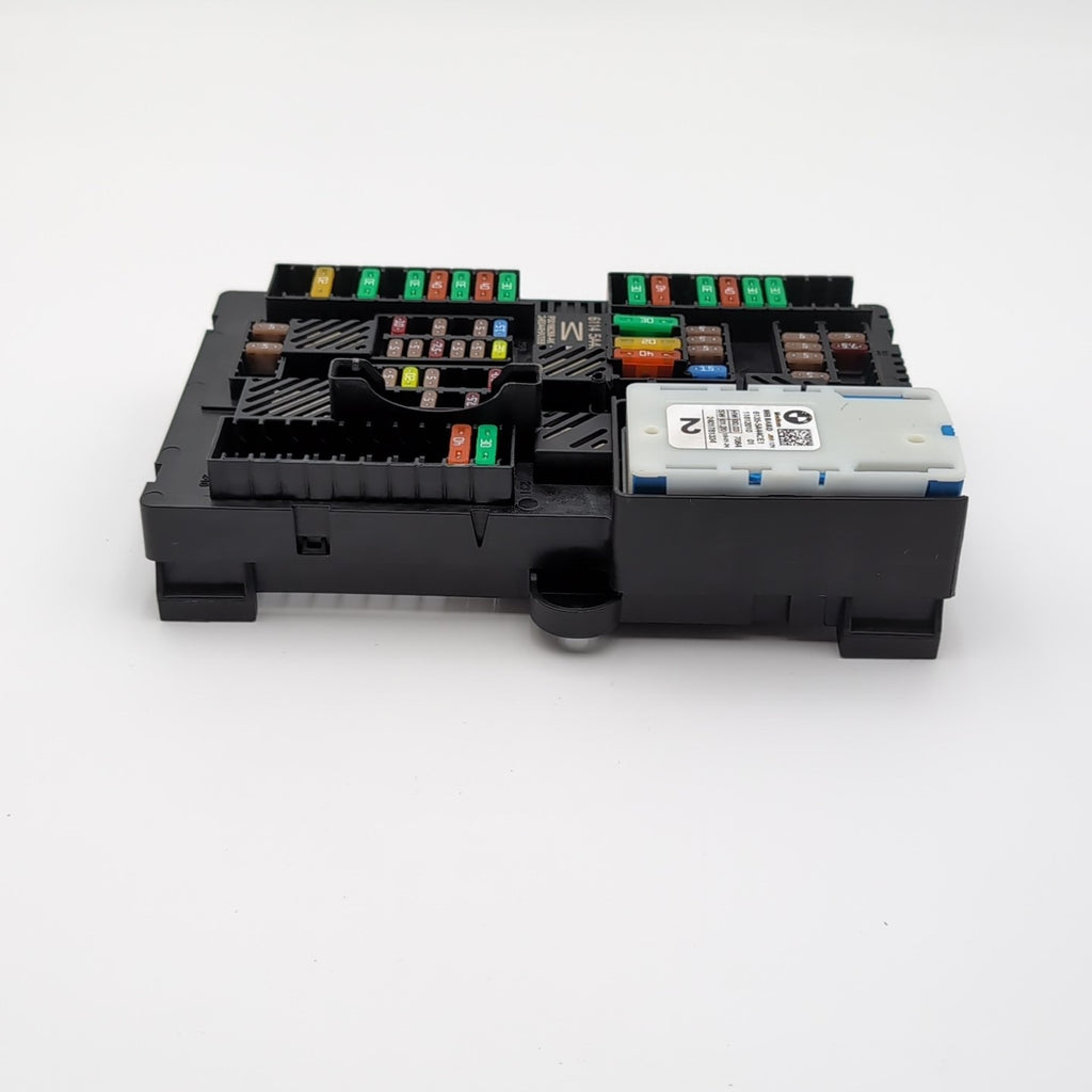 2024 BMW 330i 230I G42 G20 REAR POWER DISTRIBUTION FUSE Box 6114 5A4CFB0 - 02