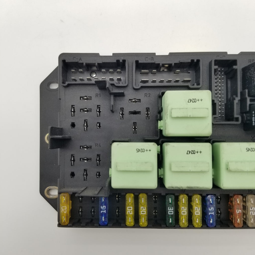 2003 2004 2005 2006 Range Rover Trunk Relay Fuse Box Rear Mounted YQE000350 OEM