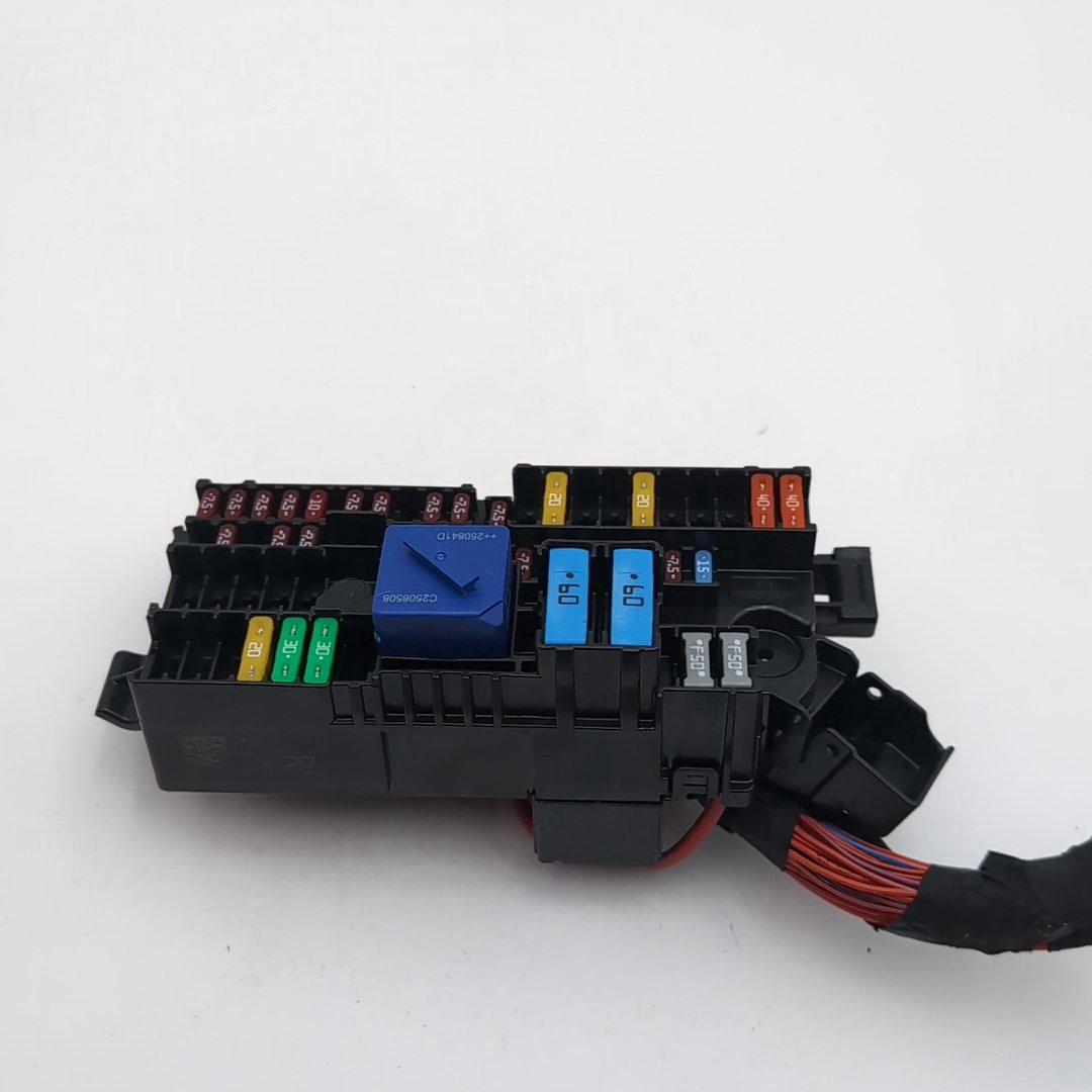 2023 - 2026 BMW 540i G60 G45 G70 G90 Power Distribution Fuse Box 5A039C3