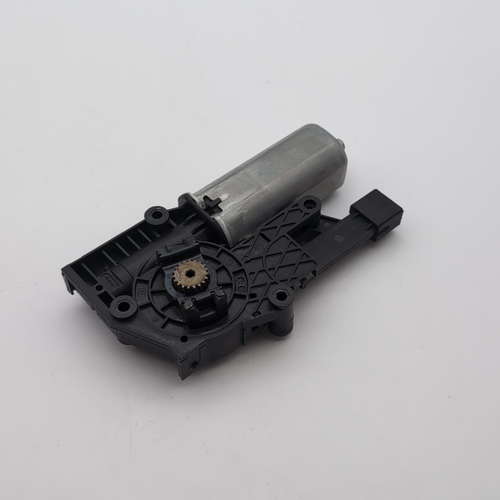 2023 2024 2025 BMW X1 U11 Panoramic Sunroof Power Sun Shade Motor OEM 9854524