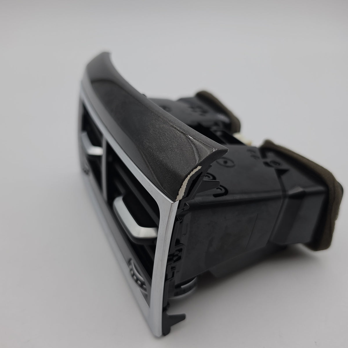 2016 - 2022 BMW 740i 750i G11 G12 Rear Console AC Heater Air Vent 9301745