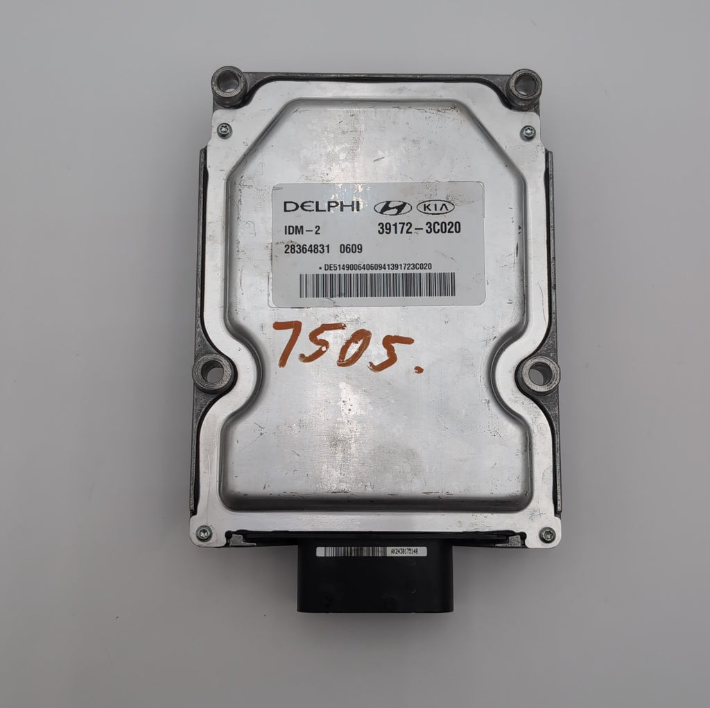 2012- 2016 Hyundai Genesis Fuel Injector Control Module OEM 39172-3C020