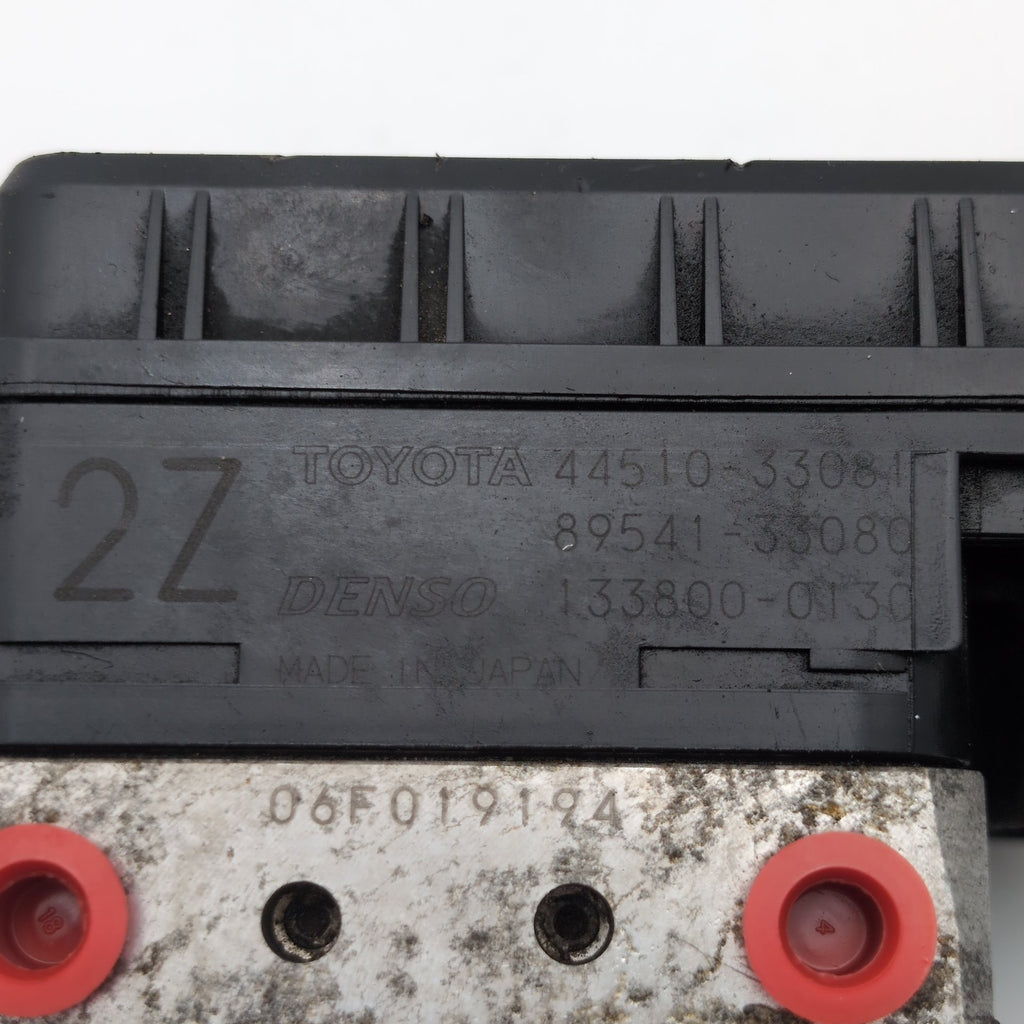 2004 2005 2006 Lexus ES330 ABS Anti Lock Brake Pump Control Unit 44510-33081