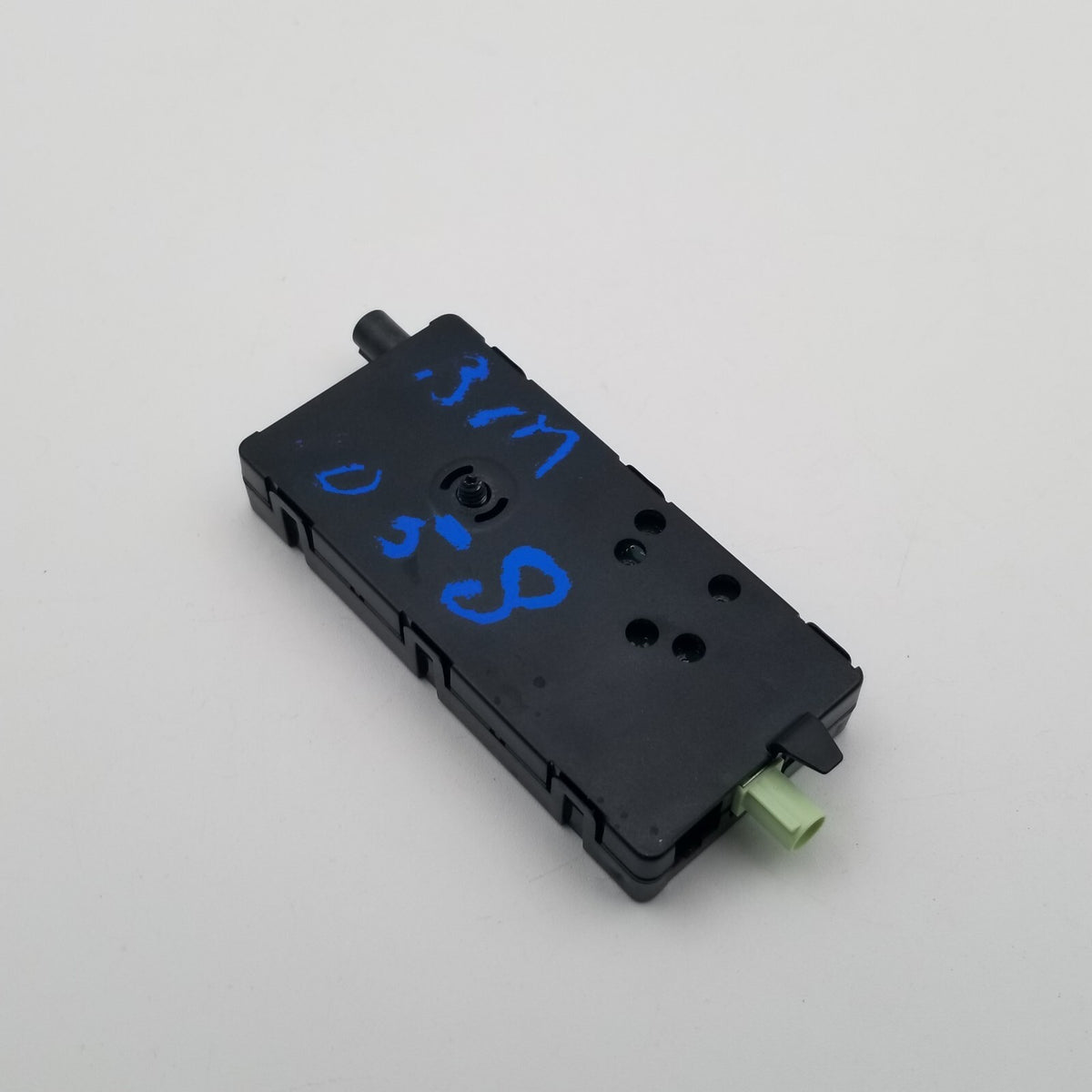 2018- 2023 BMW G30 530e Radio Antenna Amplifier Control Unit Module 8735981-03