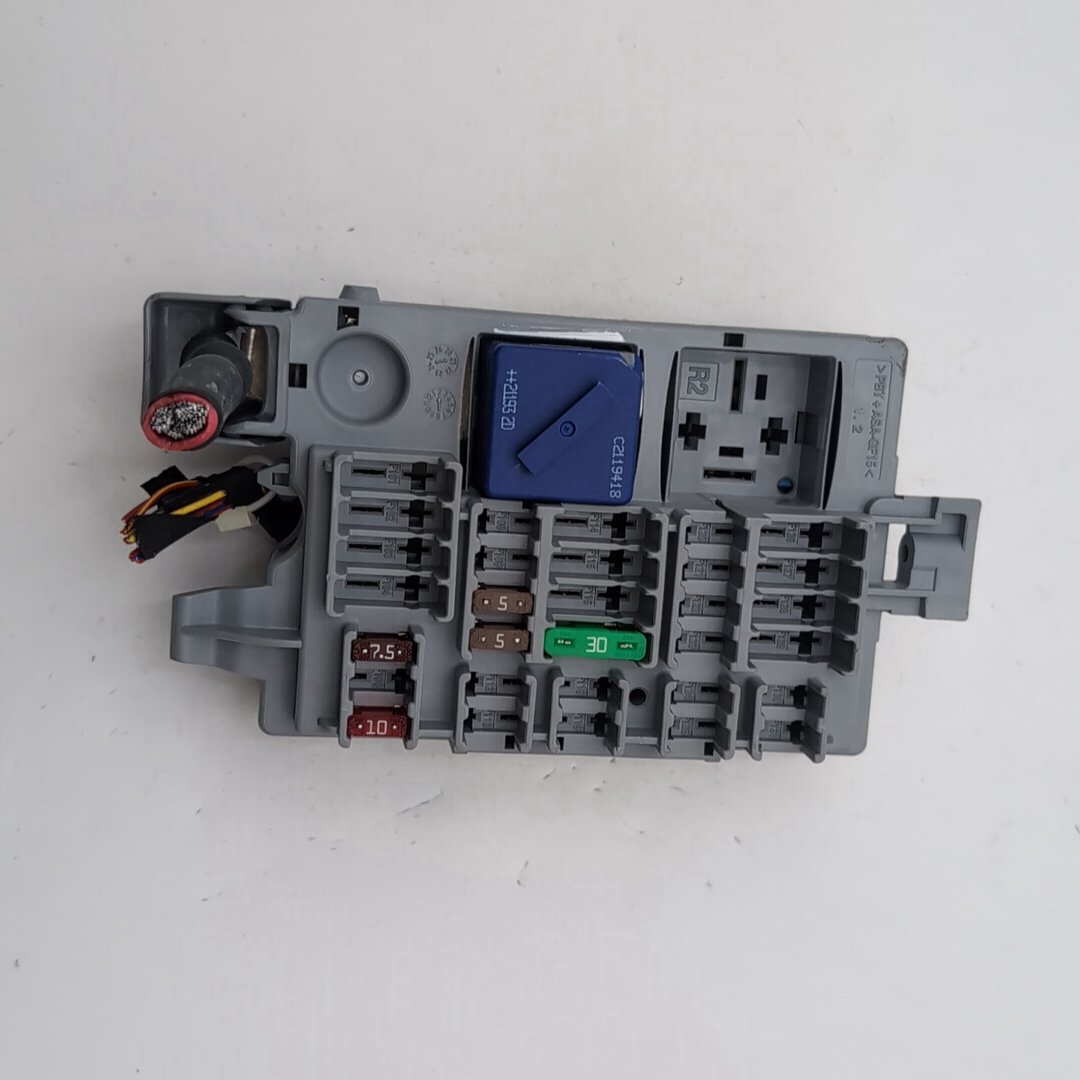 2017 - 2026 BMW 740i 750i G12 XM X5 X6 Front Left Power Distribution Fuse Box