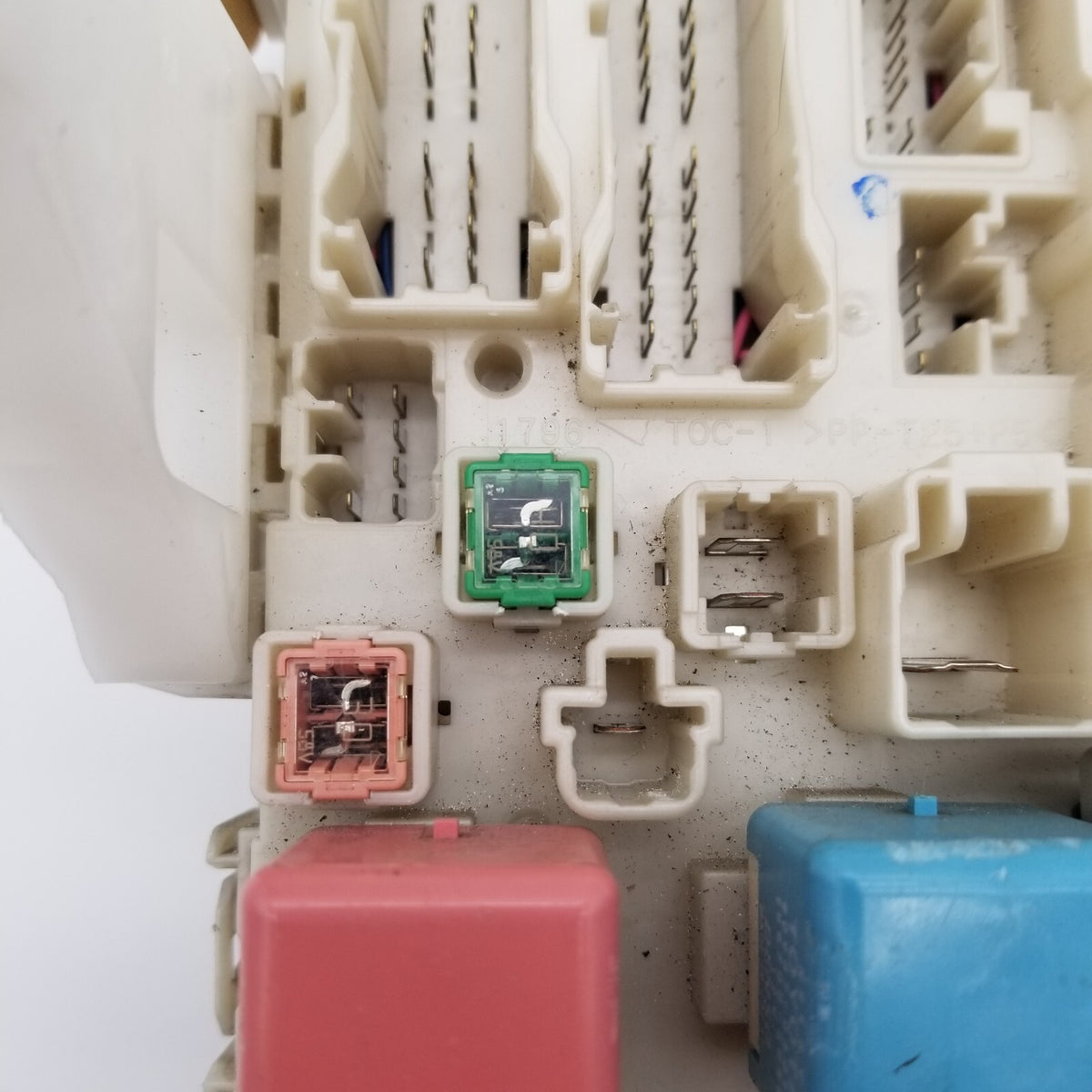 2004- 2009 Fits Toyota Prius Interior Under Dash Relay Fuse Box 82730-47300