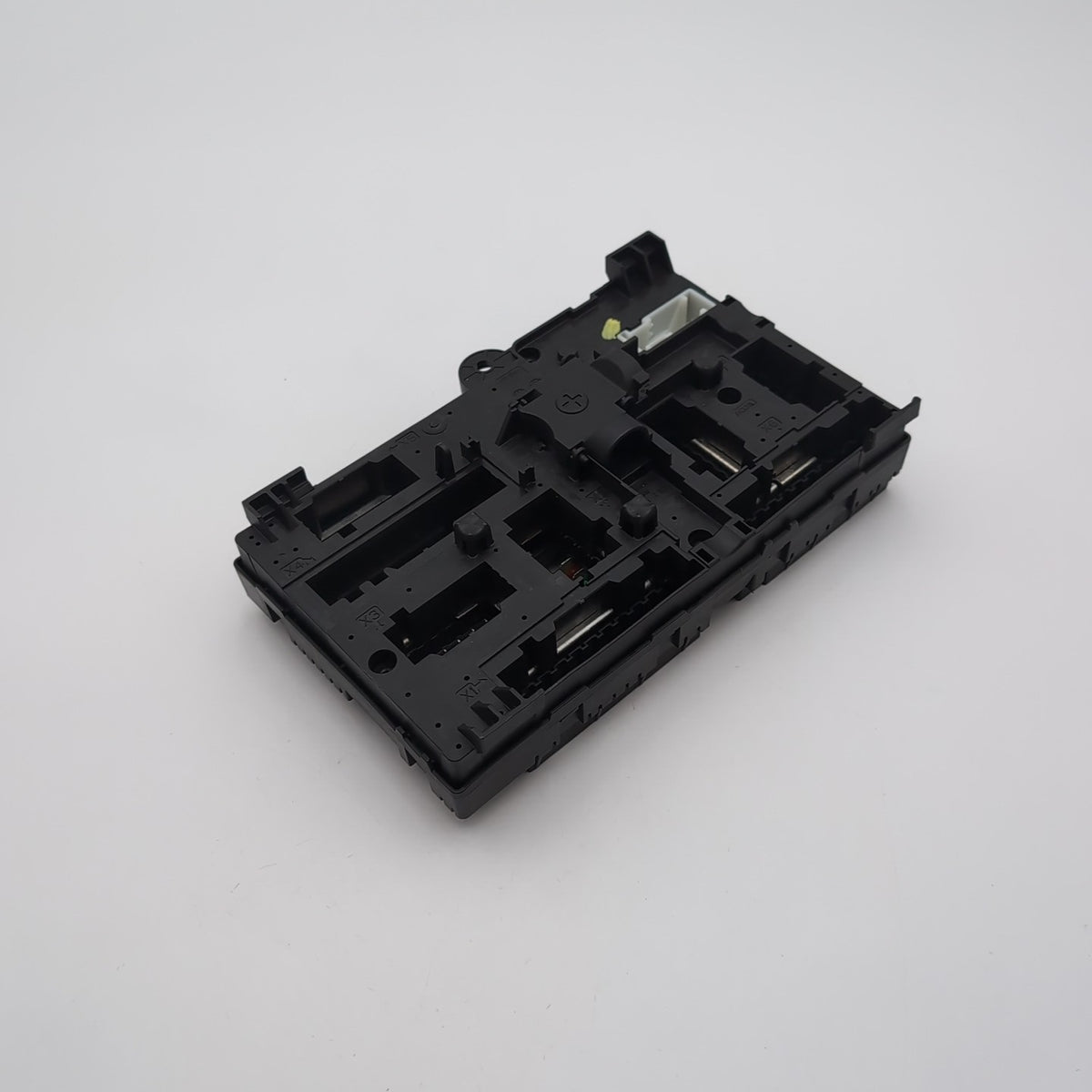 2025 2026 BMW X3 G45 Rear Power Distribution Fuse Box 5A87060