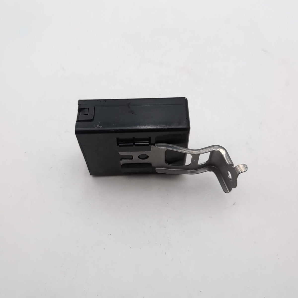 2015- 2018 LEXUS ES300H VEHICLE APPROACHING SPEAKER CONTROL MODULE 86572-33070
