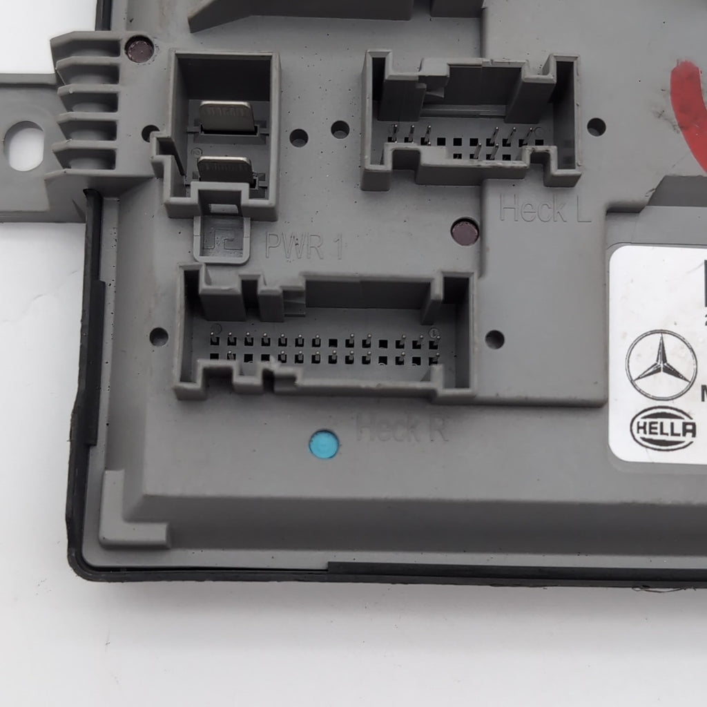 2019 2020 2021 MERCEDES C300 W205 REAR TRUNK SAM CONTROL MODULE UNIT A2059007037
